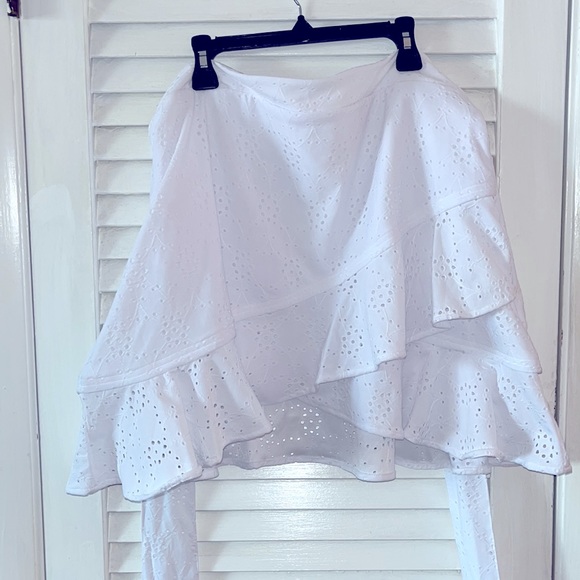 NWT- Bar III Simply Elegant White Ruffled Eyelet Skirt w/ Tie - Picture 2 of 5